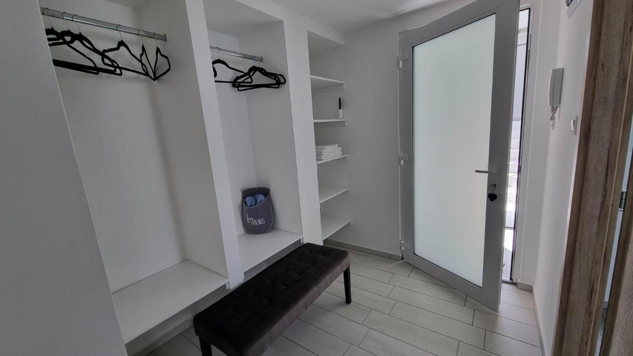Becsi Kapu Apartman Apartment Vac Ngoại thất bức ảnh